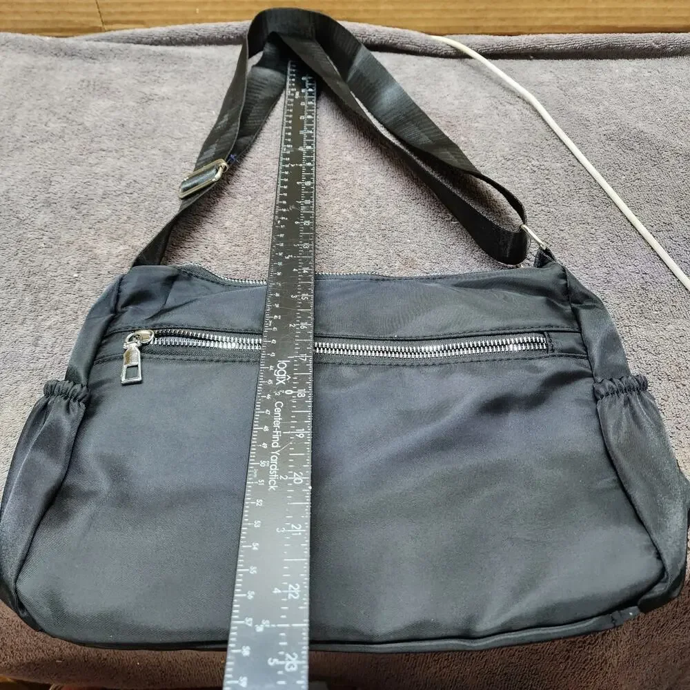Black nylon purse excellent condition b50